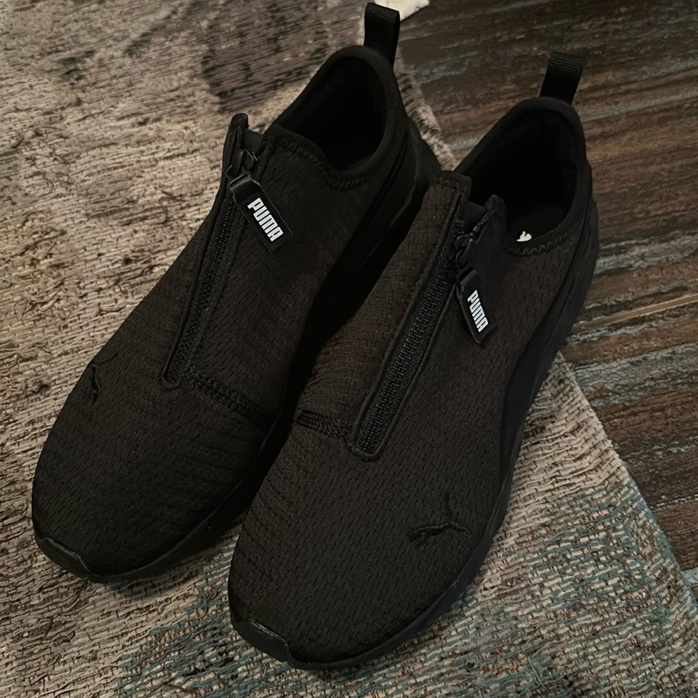 Puma soft foam running sneaker
